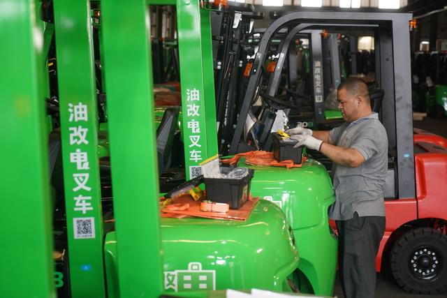 江蘇靖江積極推進(jìn)叉車“油改電”